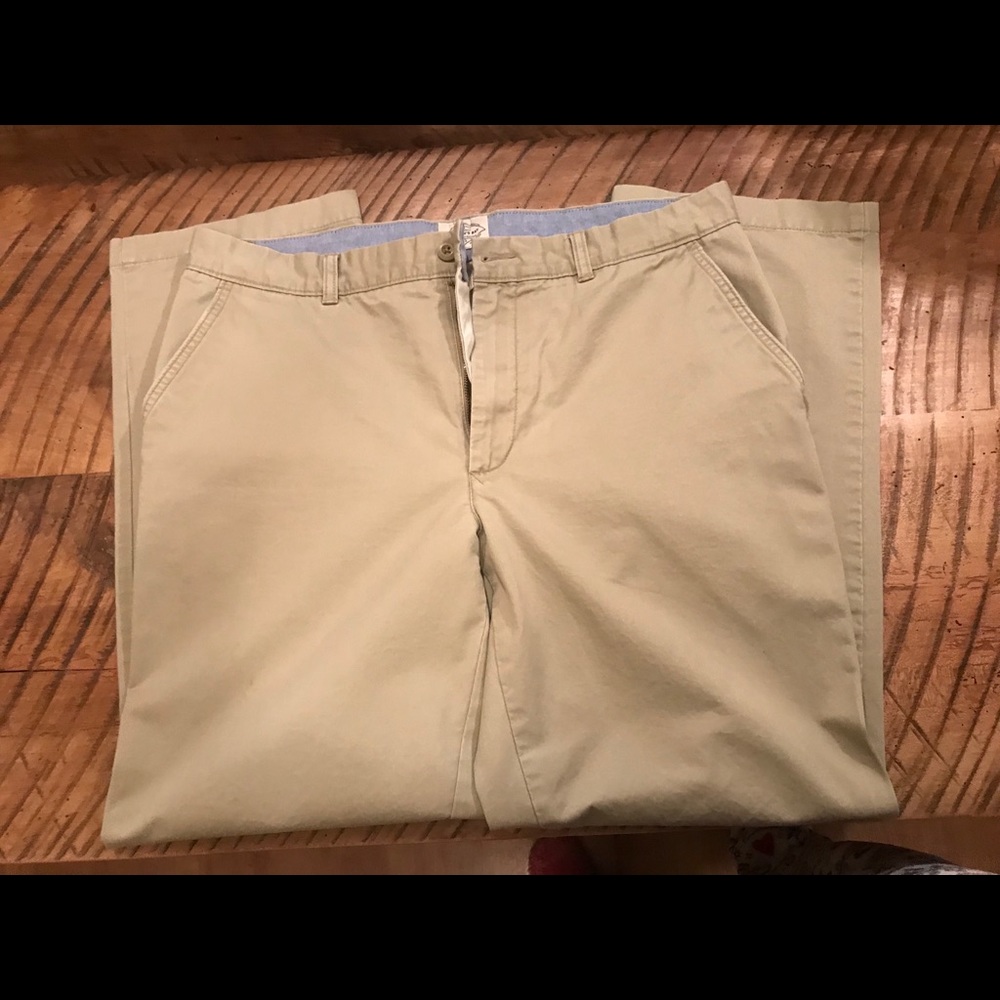 Men’s khaki pants